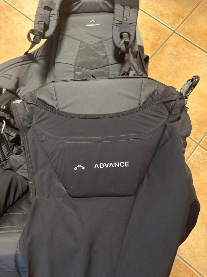 Advance Lightness 4 Size M 4